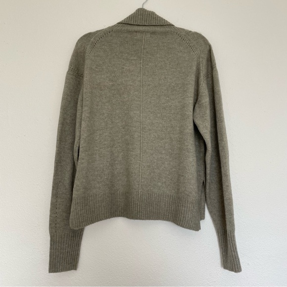 NWT Survival Knit Turtleneck Sweater Taupe LARGE - Picture 4 of 9